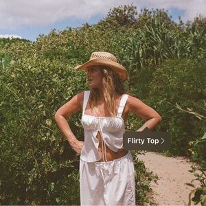 Tunchi flirty top